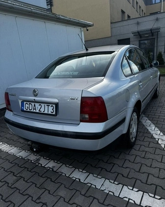 Volkswagen Passat cena 5500 przebieg: 182000, rok produkcji 1998 z Chojnice małe 137